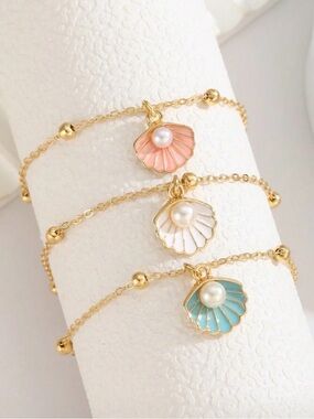 Gold Shell Charm Bracelet Set